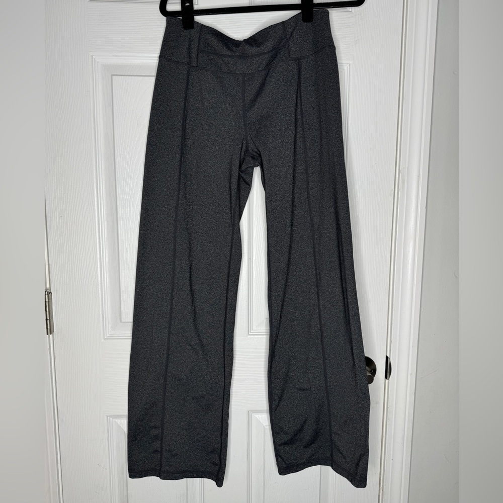PRANA Woman’s‎ Boot Cut Slightly Flared Yoga Pants With Back Pockets Size S